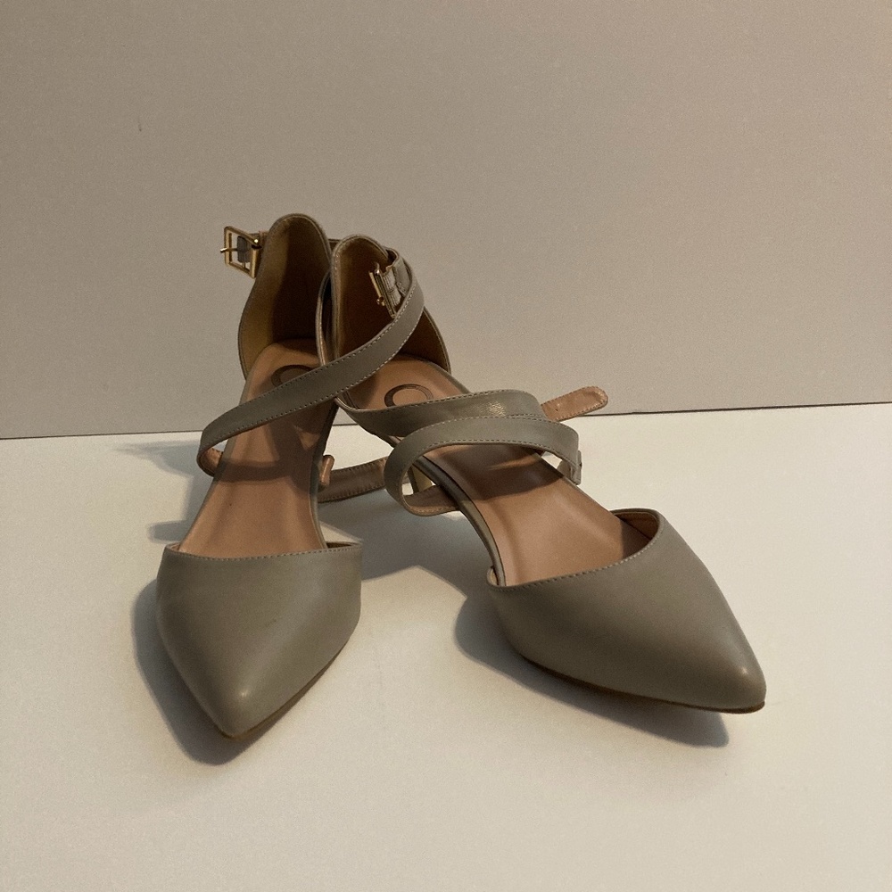 Gray heels